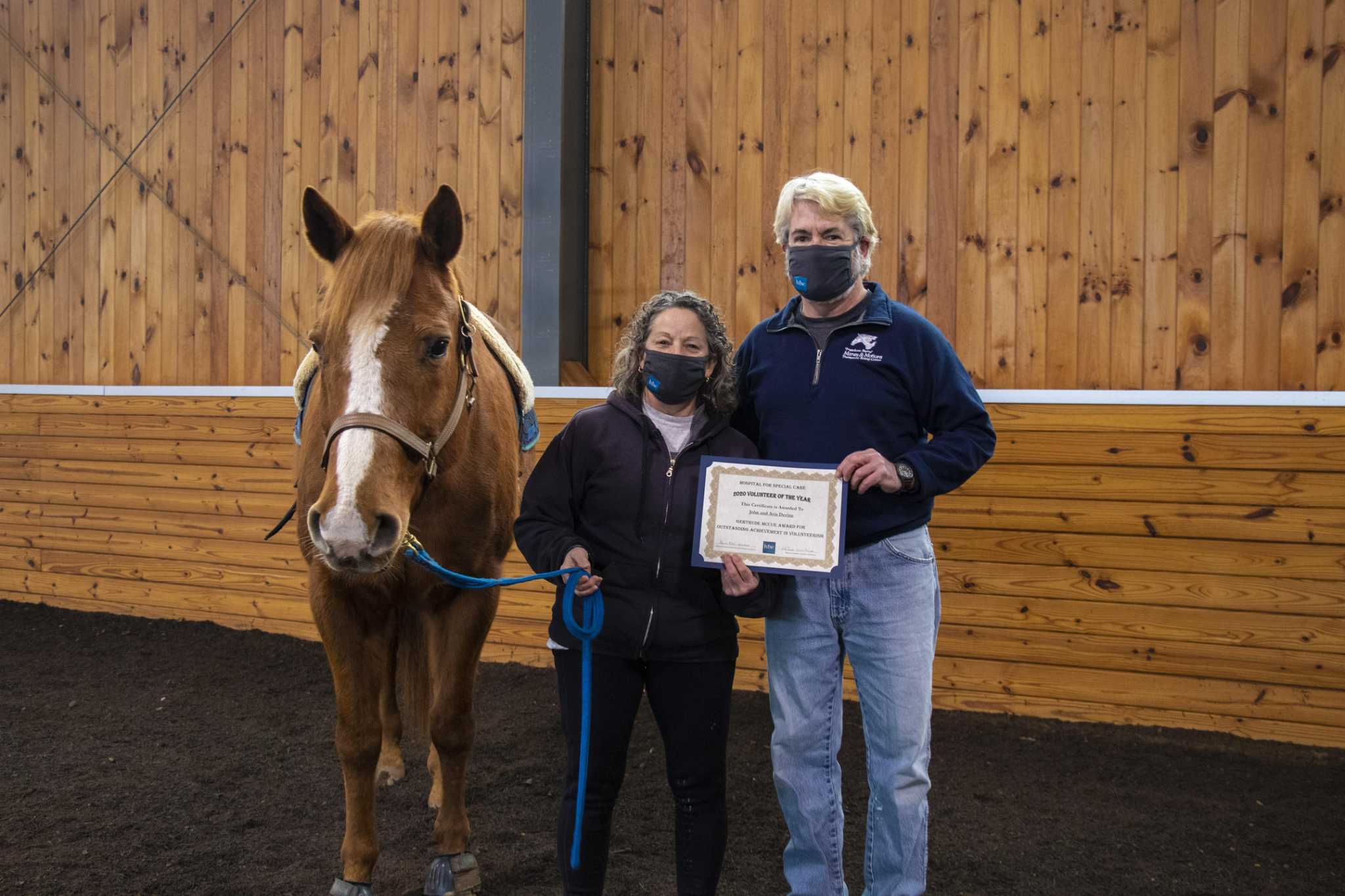 Couple receives McCue Award for volunteerism - Vimarsana News