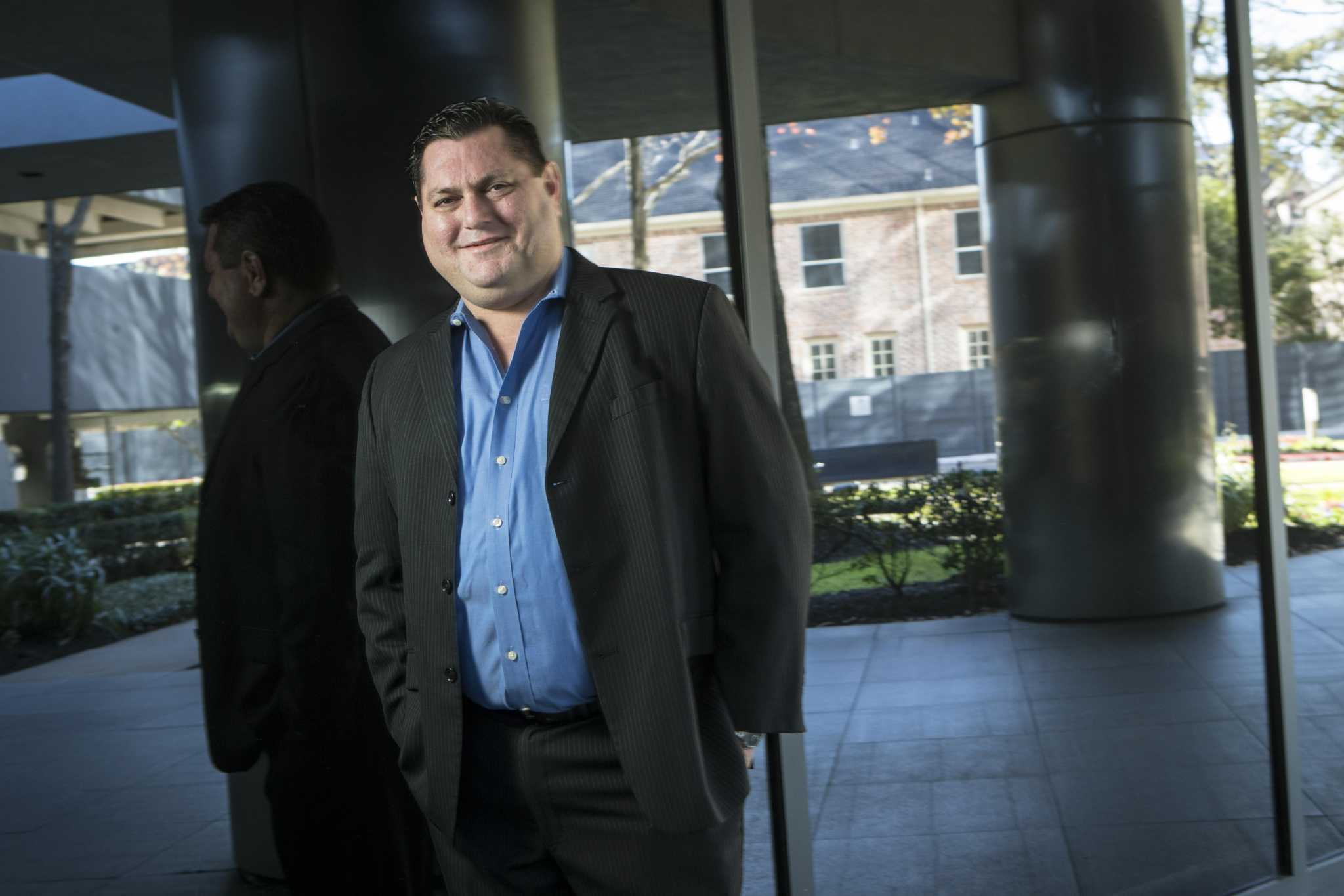 Solar offers outofwork oil landmen place to rebuild