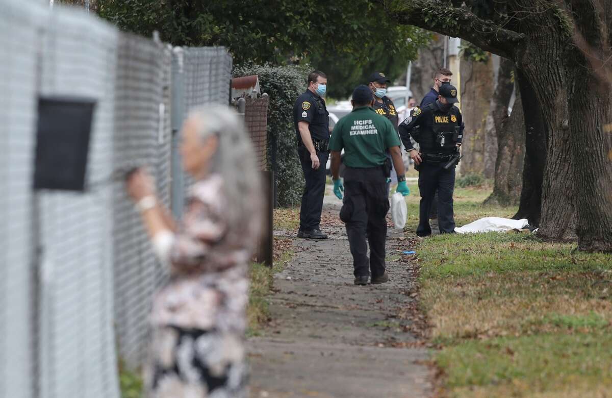 Houston police chase ends in fatal crash
