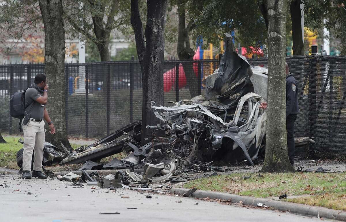 Houston police chase ends in fatal crash