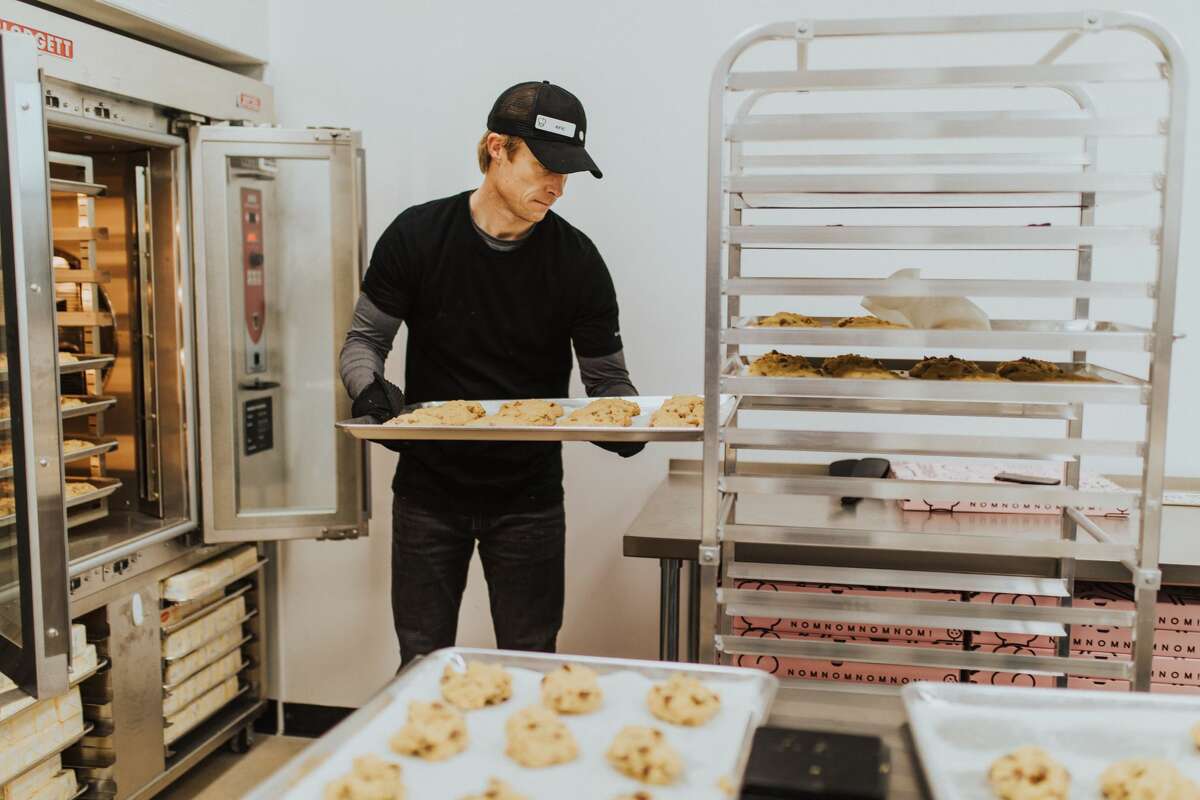 Crumbl Cookies is giving away free cookies on January 14.