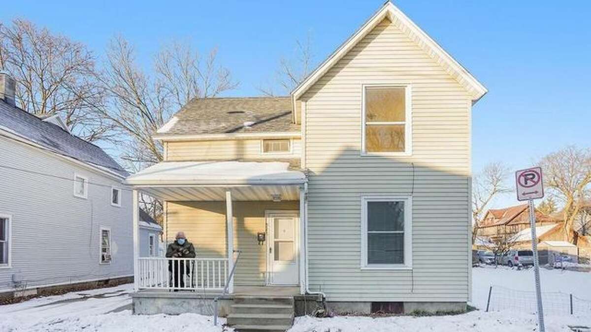 How the Bernie Sanders Mittens Meme Made a Michigan Home Listing Go Viral