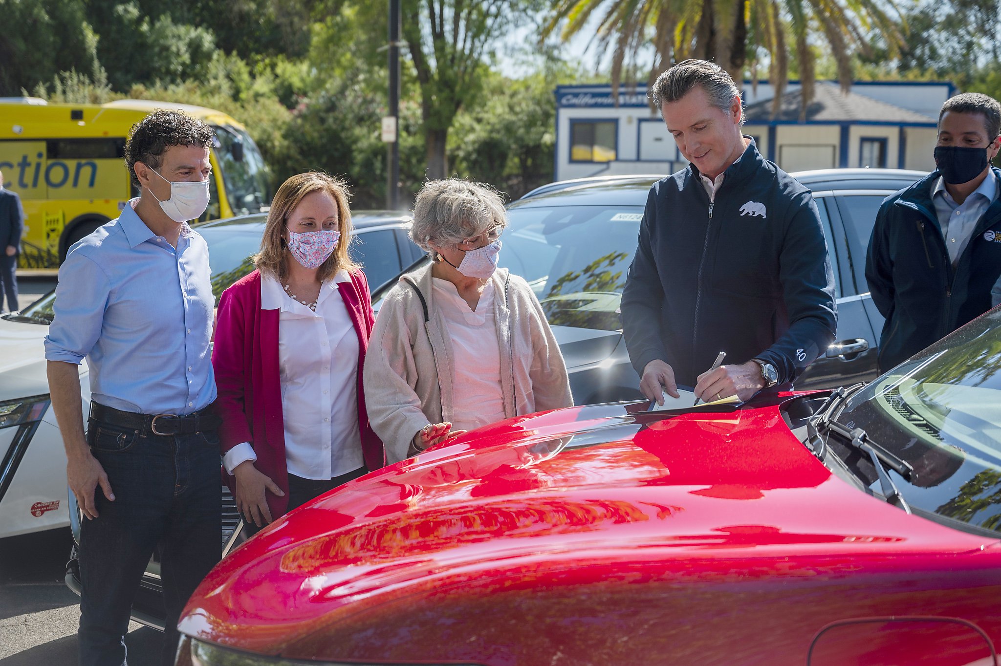 newsom-s-1-5-billion-plan-for-electric-cars-shifts-rebate-money-to