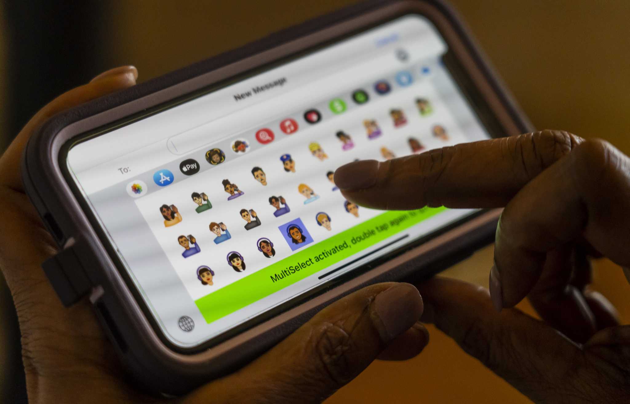 What to know about the coded emojis being used to buy drugs - Vimarsana News