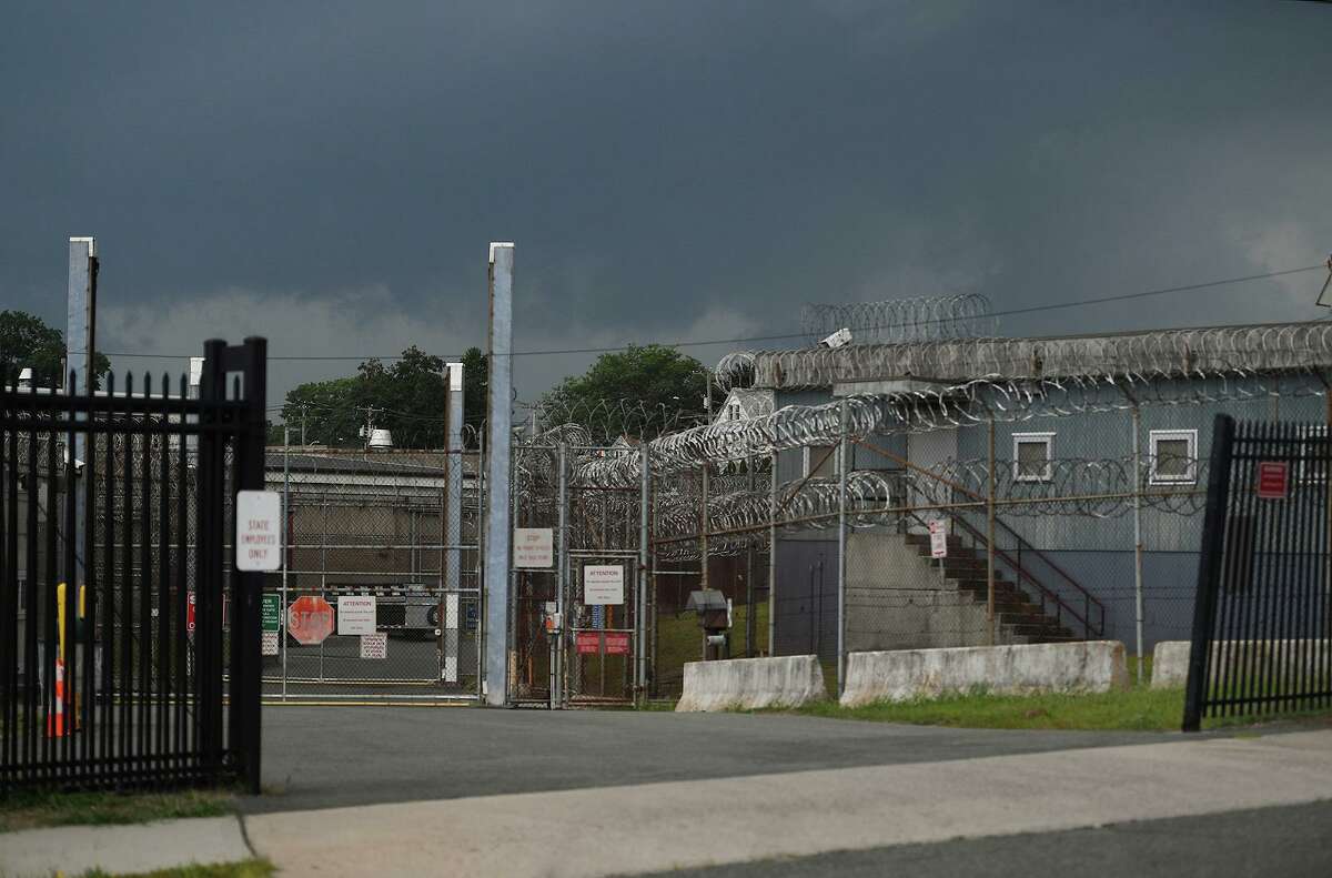 Bridgeport Correctional Center inmate dies of COVID