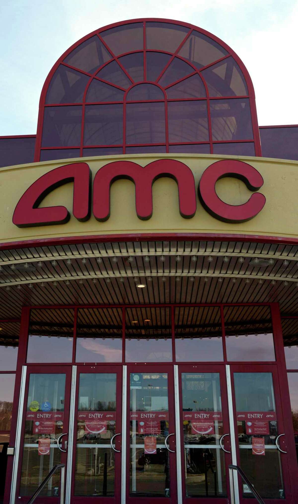 AMC, nation's largest theater chain, dodges going dark with $900M+