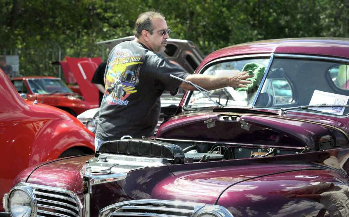 Drag strip reunion brings the Fonz to Danbury