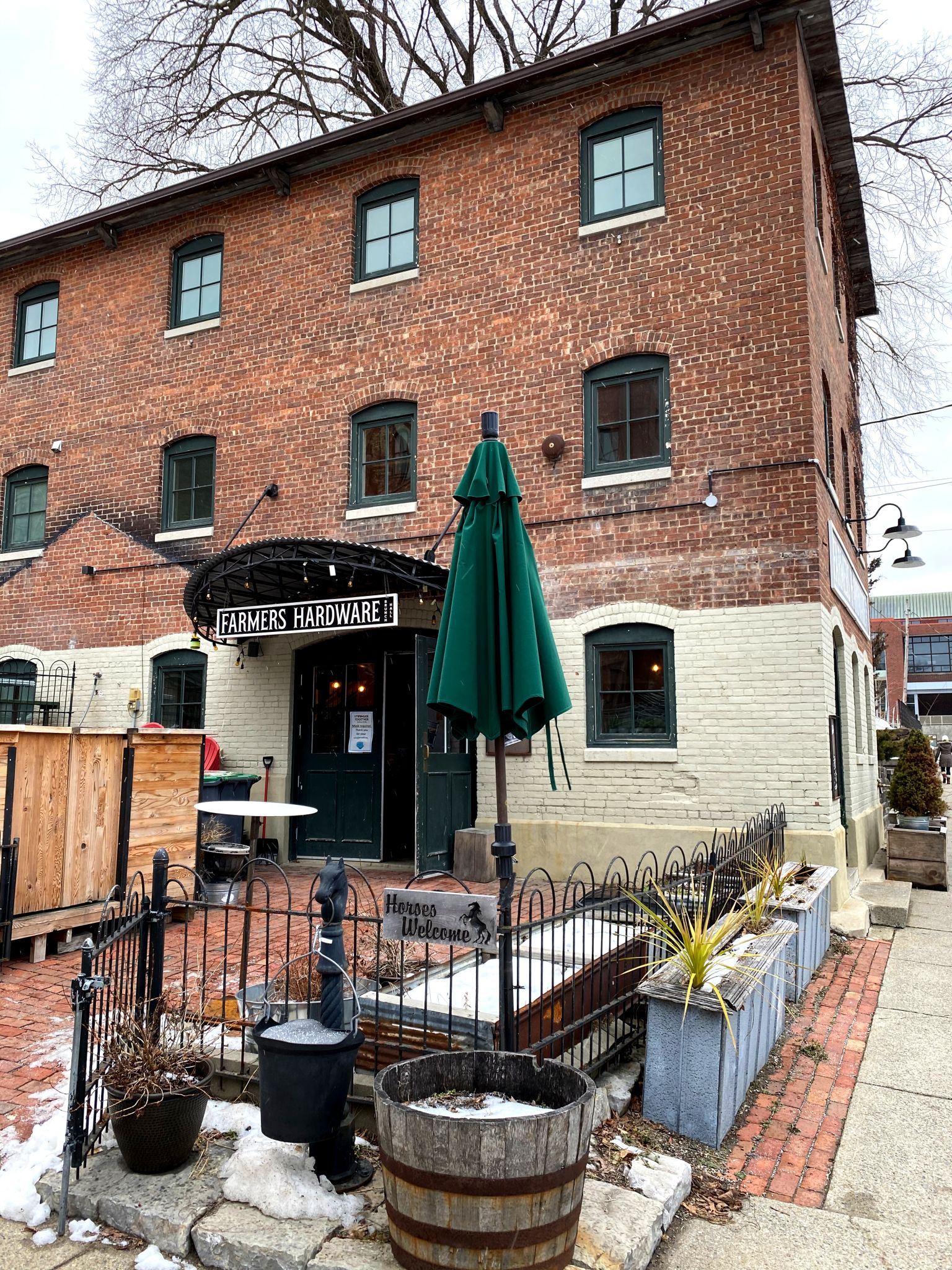 Farmers Hardware Closes In Saratoga