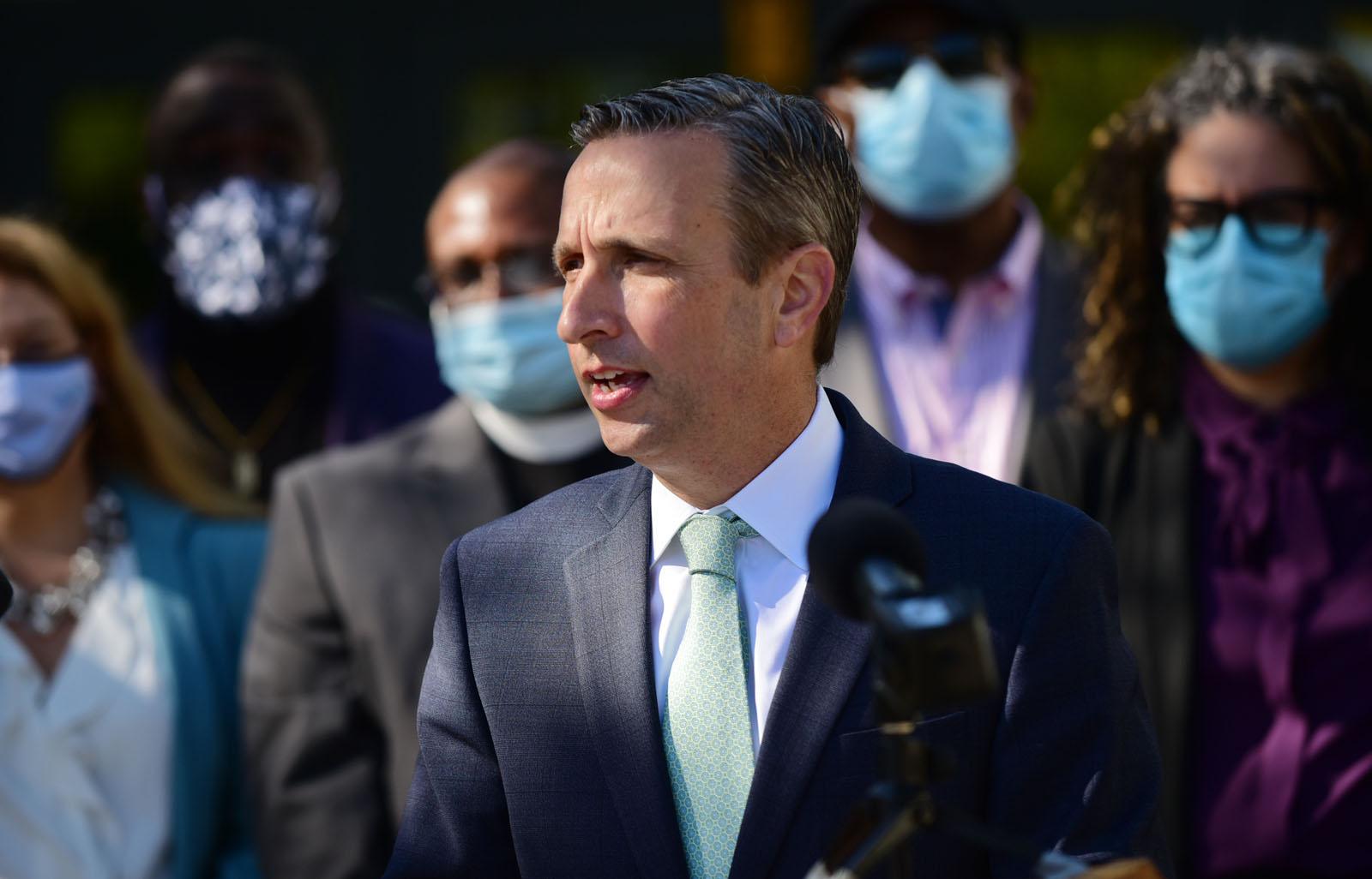 'Something is terribly wrong': Duff criticizes Norwalk police investigation into spitting incident - Vimarsana News