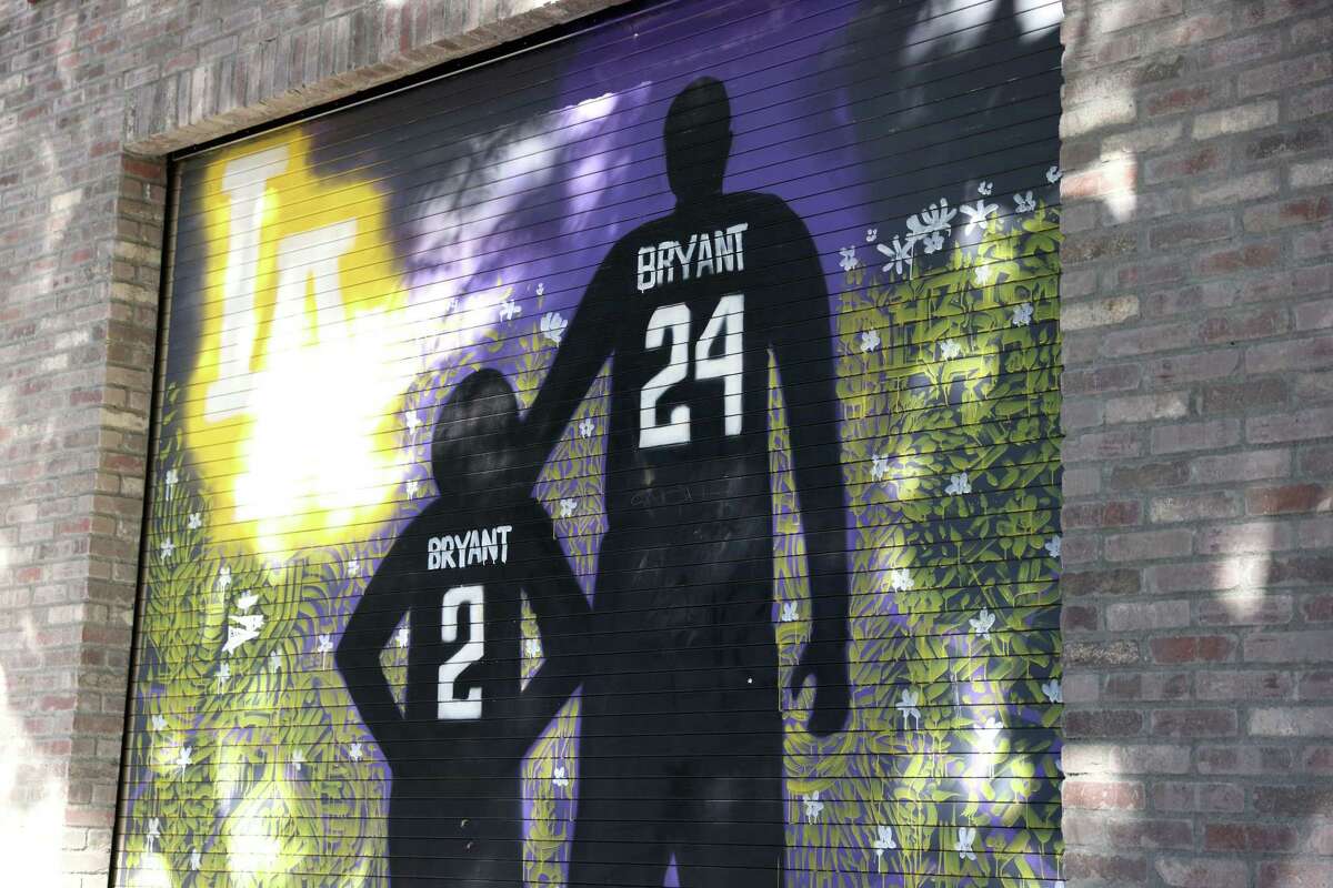 LOS ANGELES, CALIFORNIA - JANUARY 26: A view of a mural of Kobe Bryant and his daughter Gianna Bryant on January 26, 2021 in Los Angeles, California. Today marks the one year anniversary of the tragic helicopter crash which led to the death of nine people, including Bryant and his daughter Gianna. (Photo by Rich Fury/Getty Images)