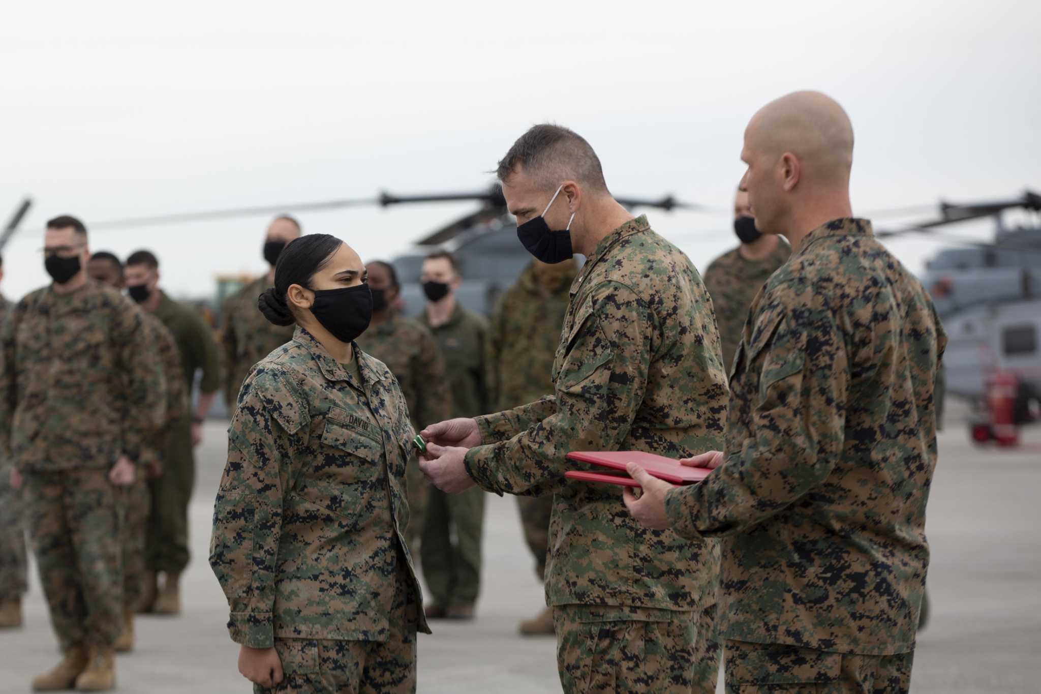 'There at that time when they needed it': Fairfield County Marine awarded for saving mother and child - Vimarsana News