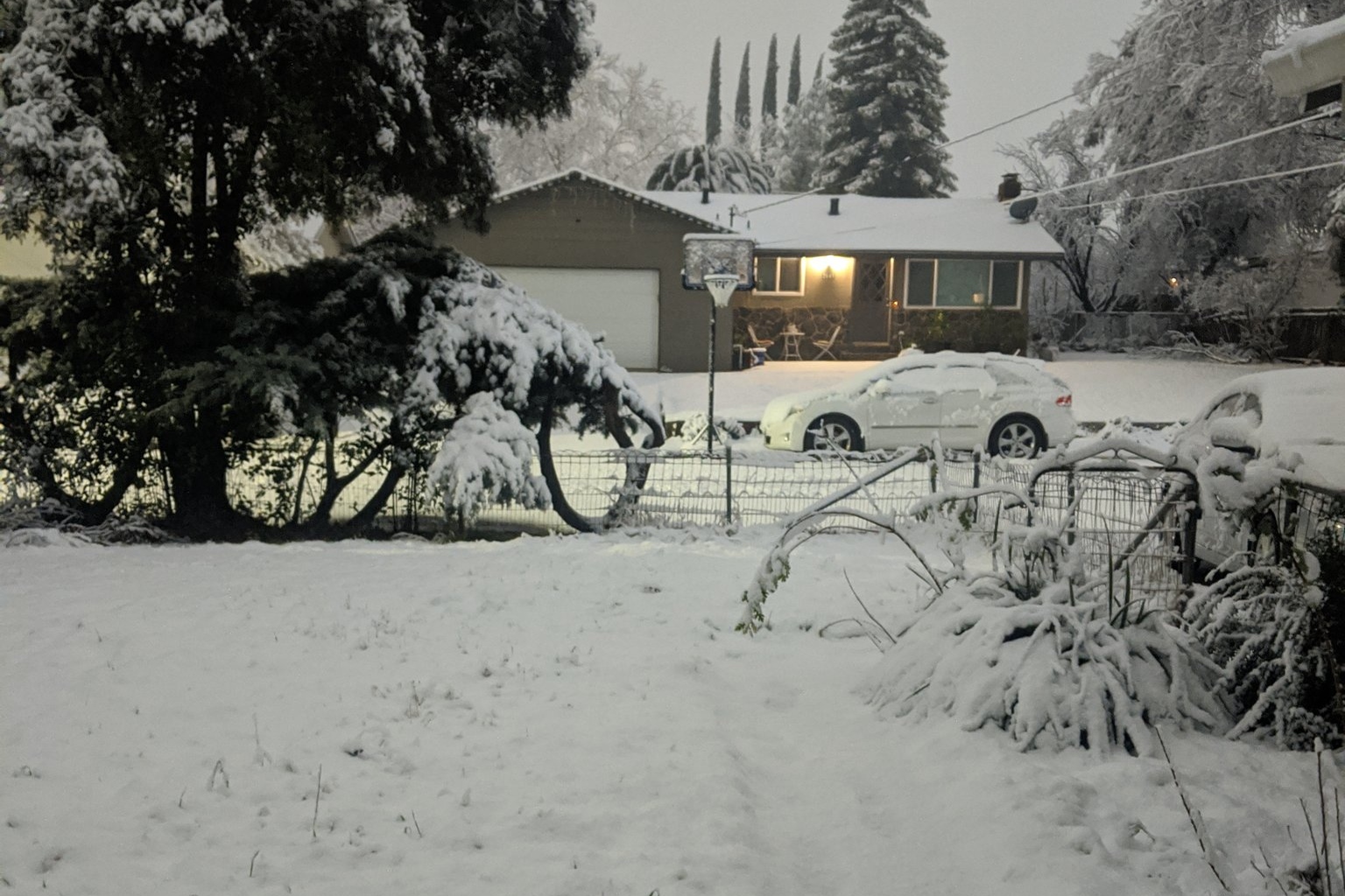 i-5-closed-to-see-this-much-snow-in-redding-is-unusual