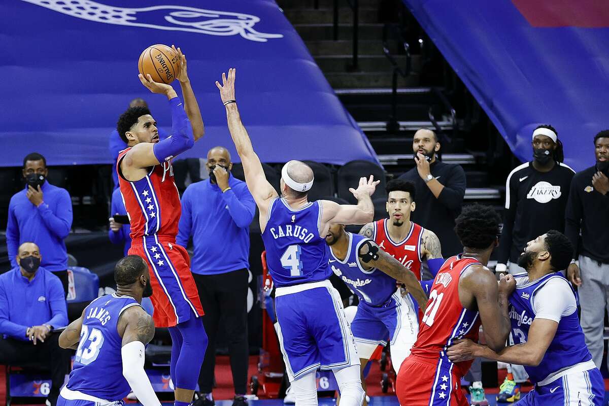Forward Tobias Harris of the 76ers hits the go-ahead basket with three seconds left against the Lakers in Philadelphia.