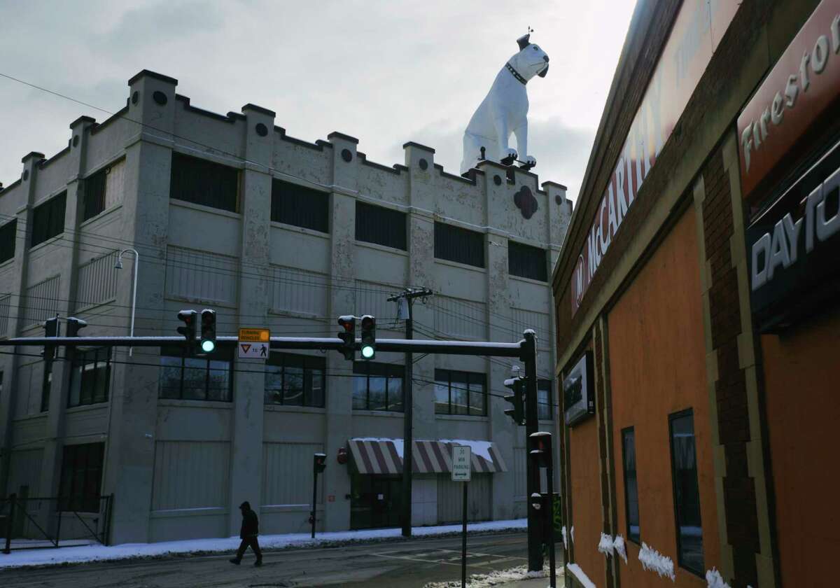 What will of the house Nipper built in Albany?