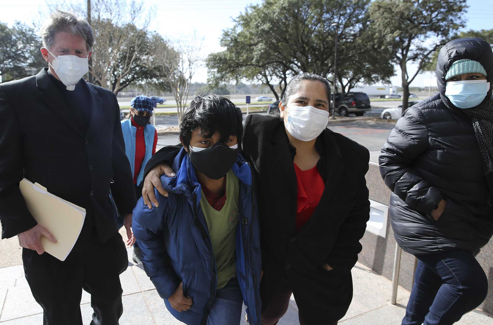 'I don't want to be without her' - Texas activists seek legal status for migrants who have sheltered in churches to escape ICE's reach - Vimarsana News