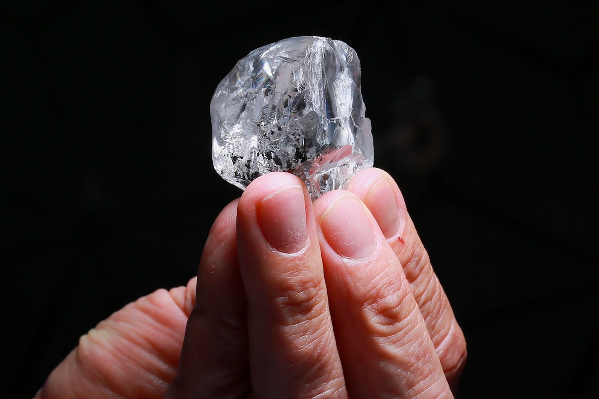 An intact 378-carat diamond found in Botswana - Vimarsana News