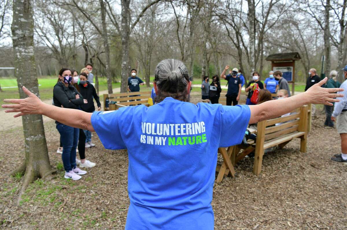 Headwaters at Incarnate Word Executive Director Pamela Ball welcomes volunteers during a workshop for residents to connect with nature and learn more about environmental conservation. The workshop took place at the Headwaters at Incarnate Word Saturday morning.