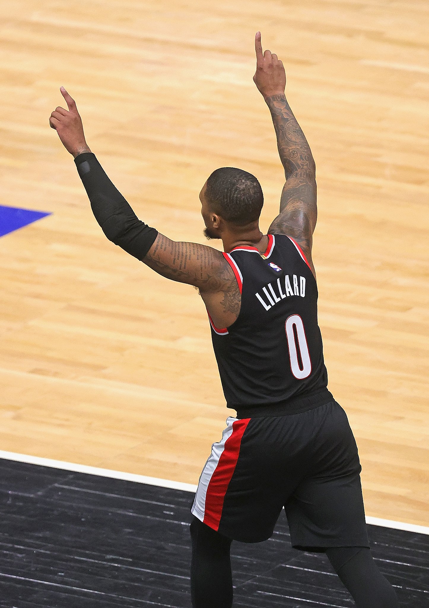 Damian Lillard&rsquo;s two late 3-pointers lift Trail Blazers past Bulls