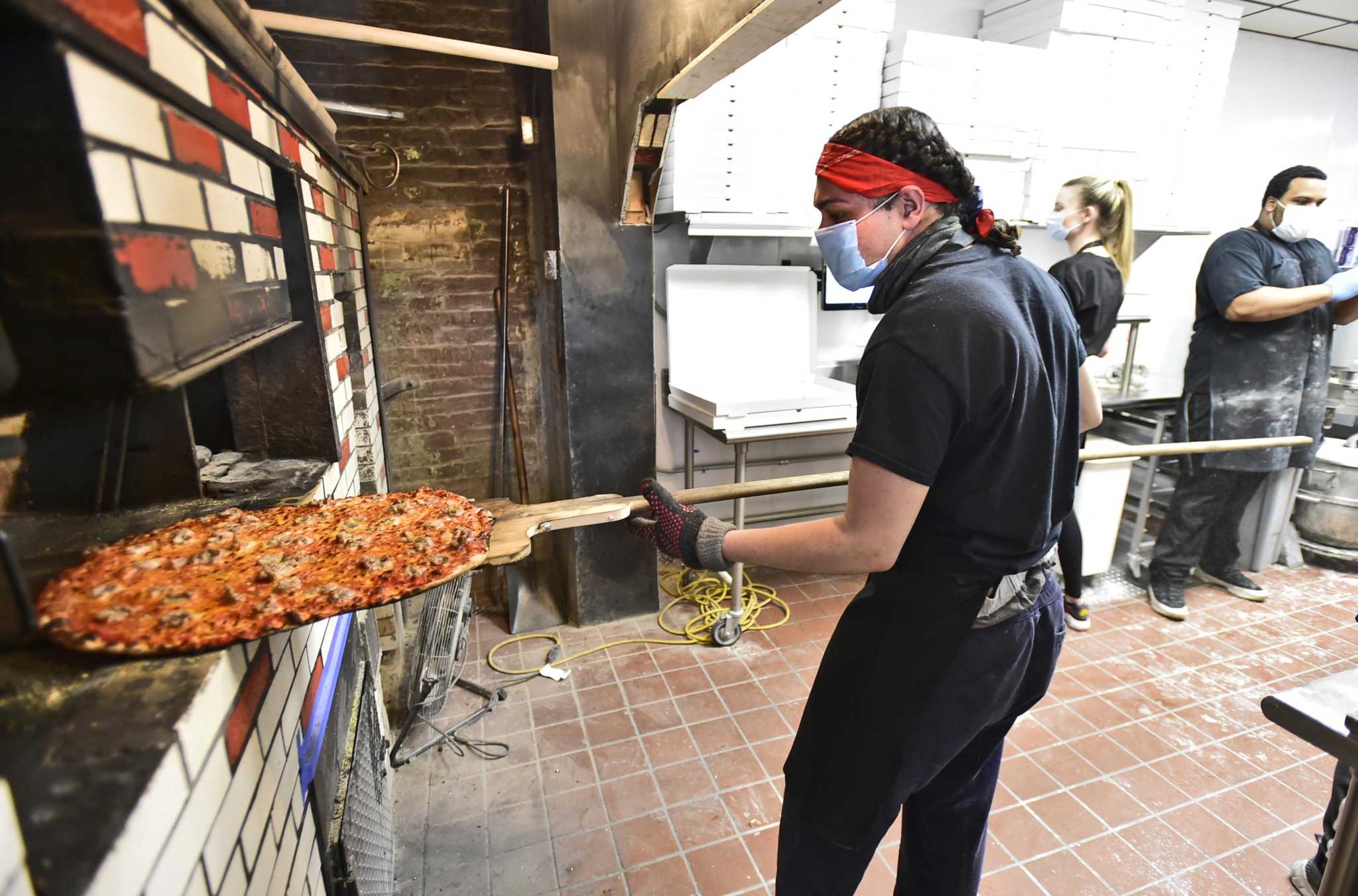 These Connecticut restaurants are offering Super Bowl takeout specials - Vimarsana News