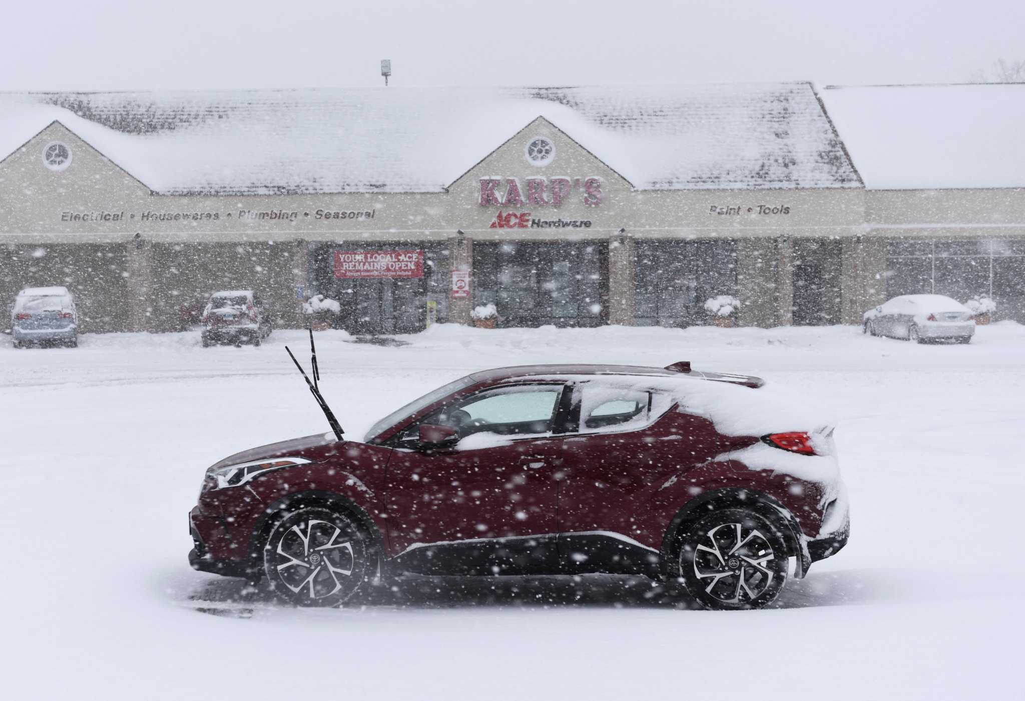 Blizzard spikes demand at Stamford, Greenwich hardware stores - Vimarsana News