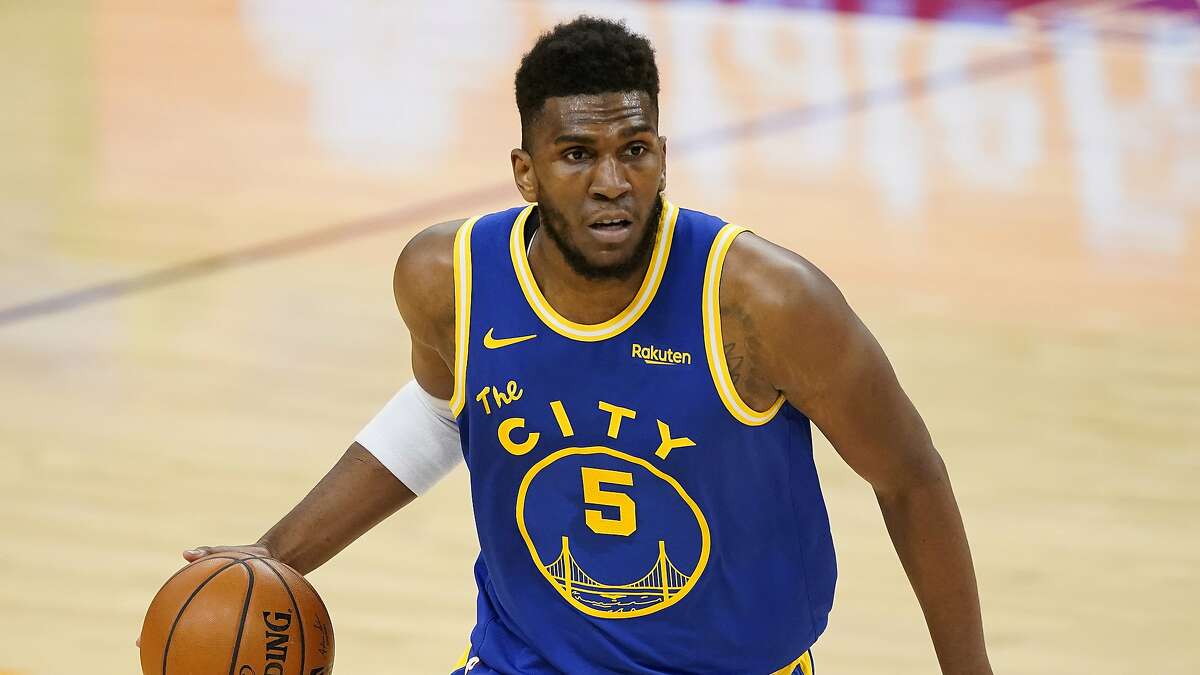 Kevon Looney’s sprained left ankle leaves Warriors with no true centers