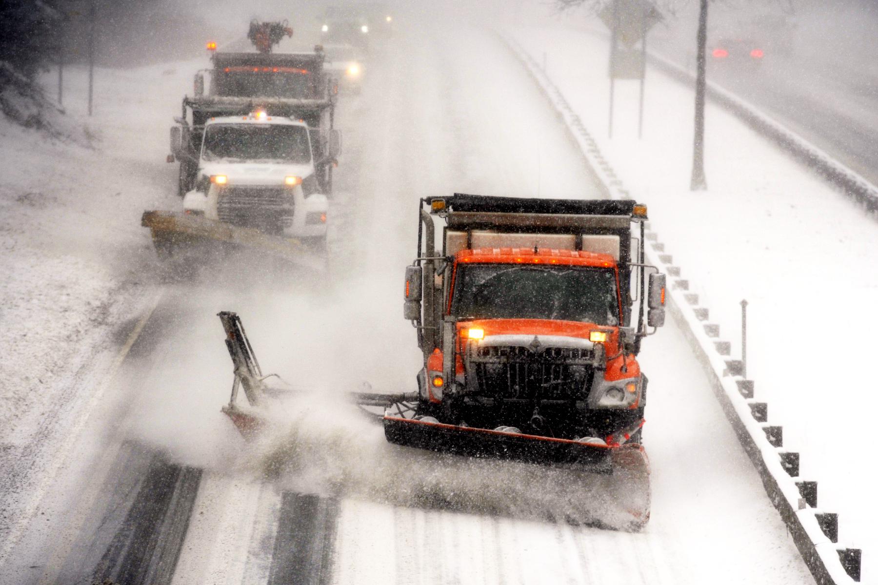 NWS: Overnight snowfall could cause slippery morning commute in CT