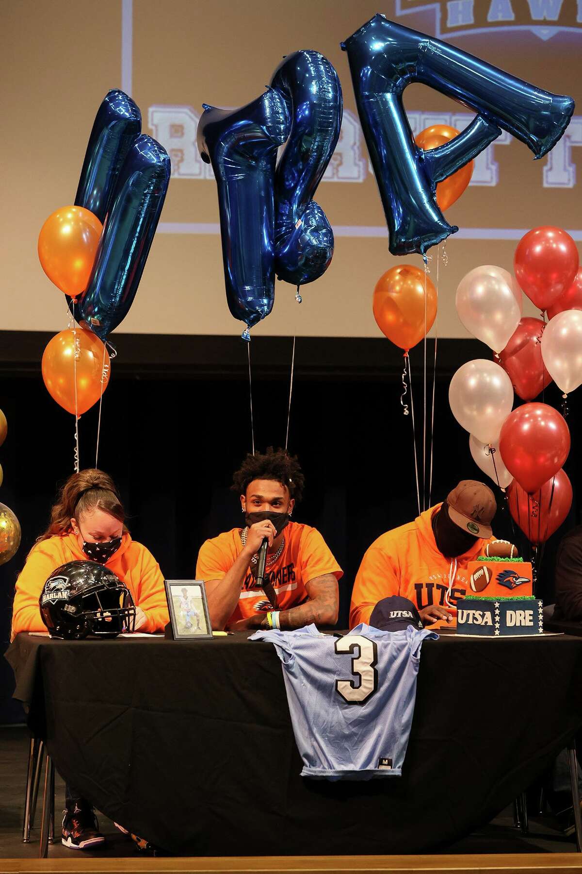 UTSA solidifies Conference USA’s topranked recruiting class as regular