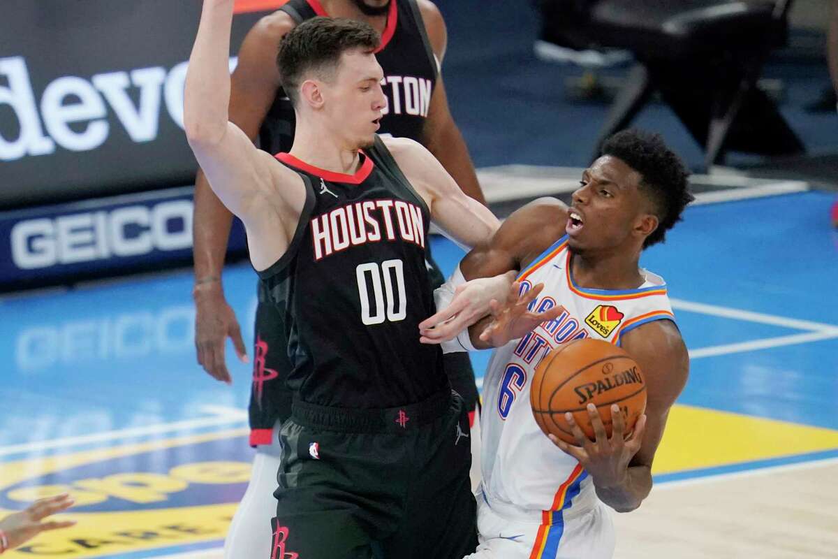 Rockets' win streak snapped with rout in Oklahoma City