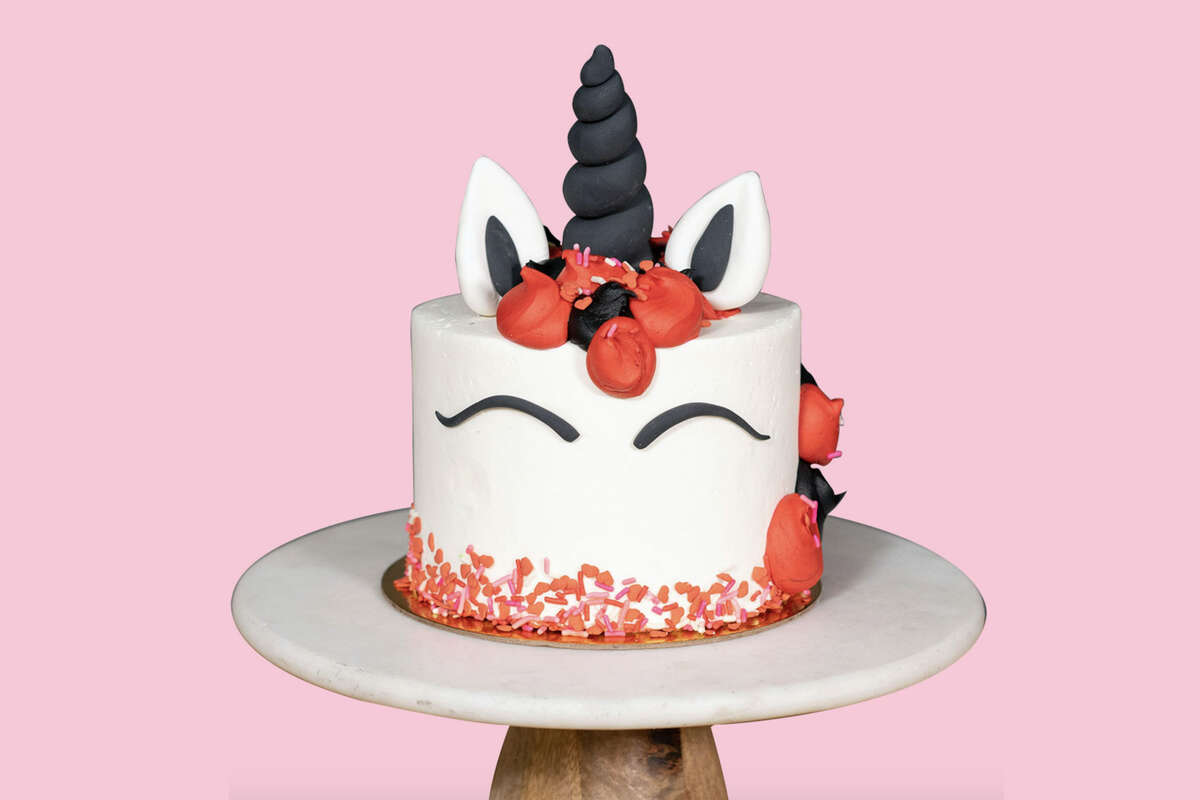 Get your own DIY Valentine's Day Cake Kit, plus a virtual cake