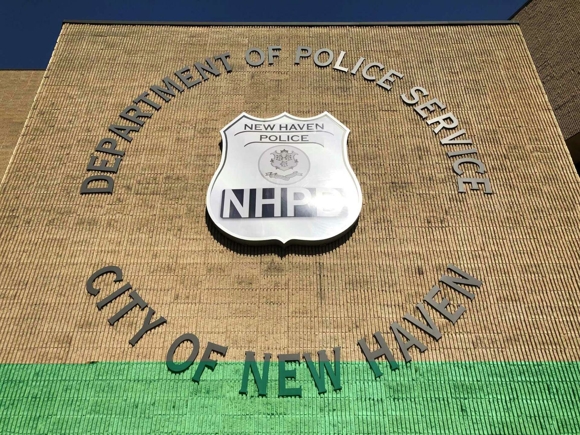 New Haven police identify 18-year-old found dead in frozen pond