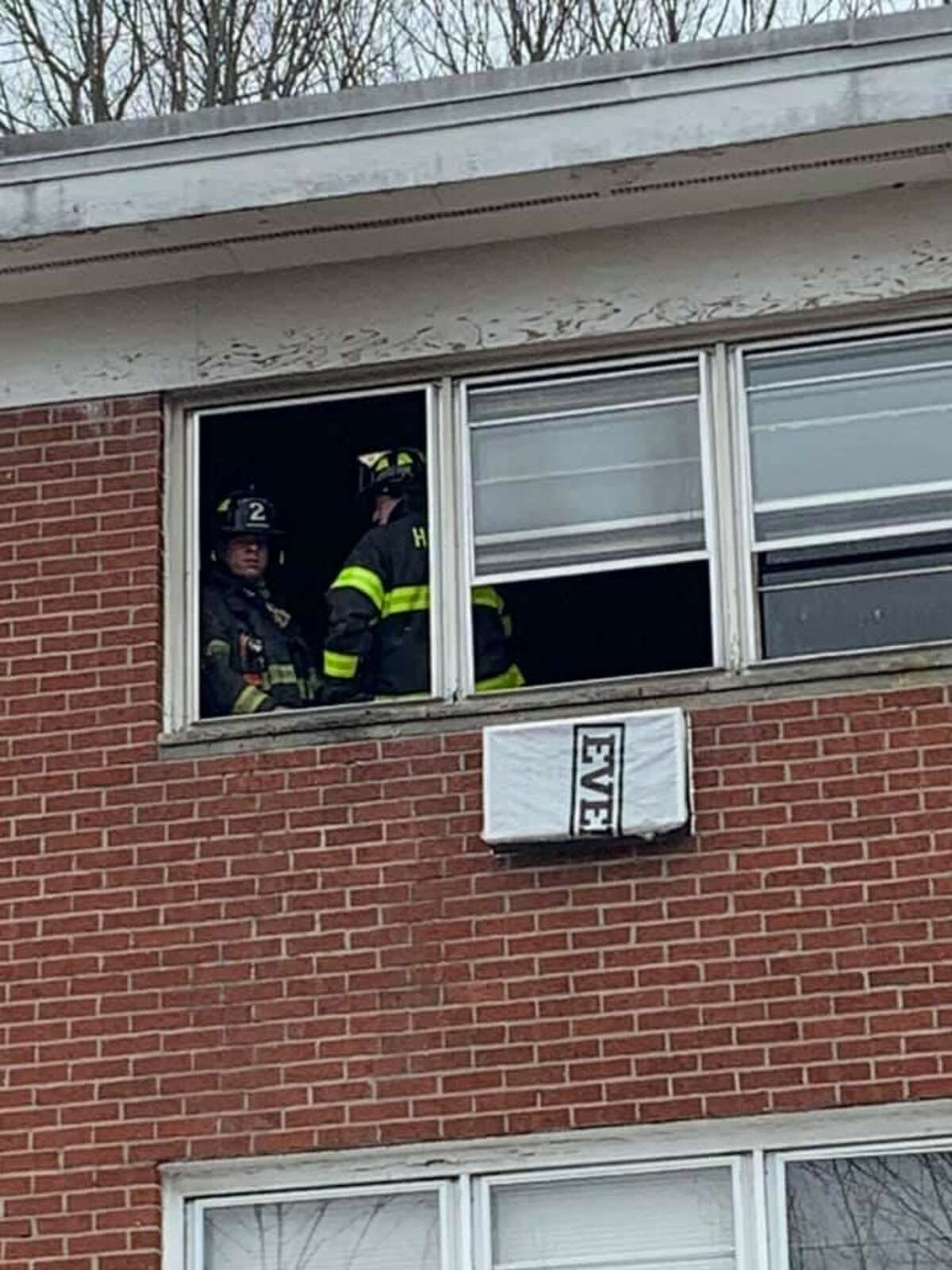 Hamden Firefighters extinguish apartment blaze