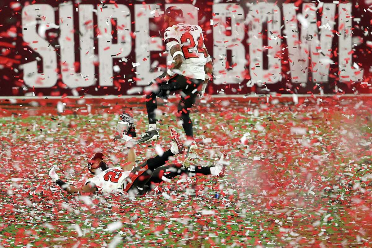 Tom Brady Wins Super Bowl No. 7, Buccaneers Beat Chiefs 31-9 - Bloomberg