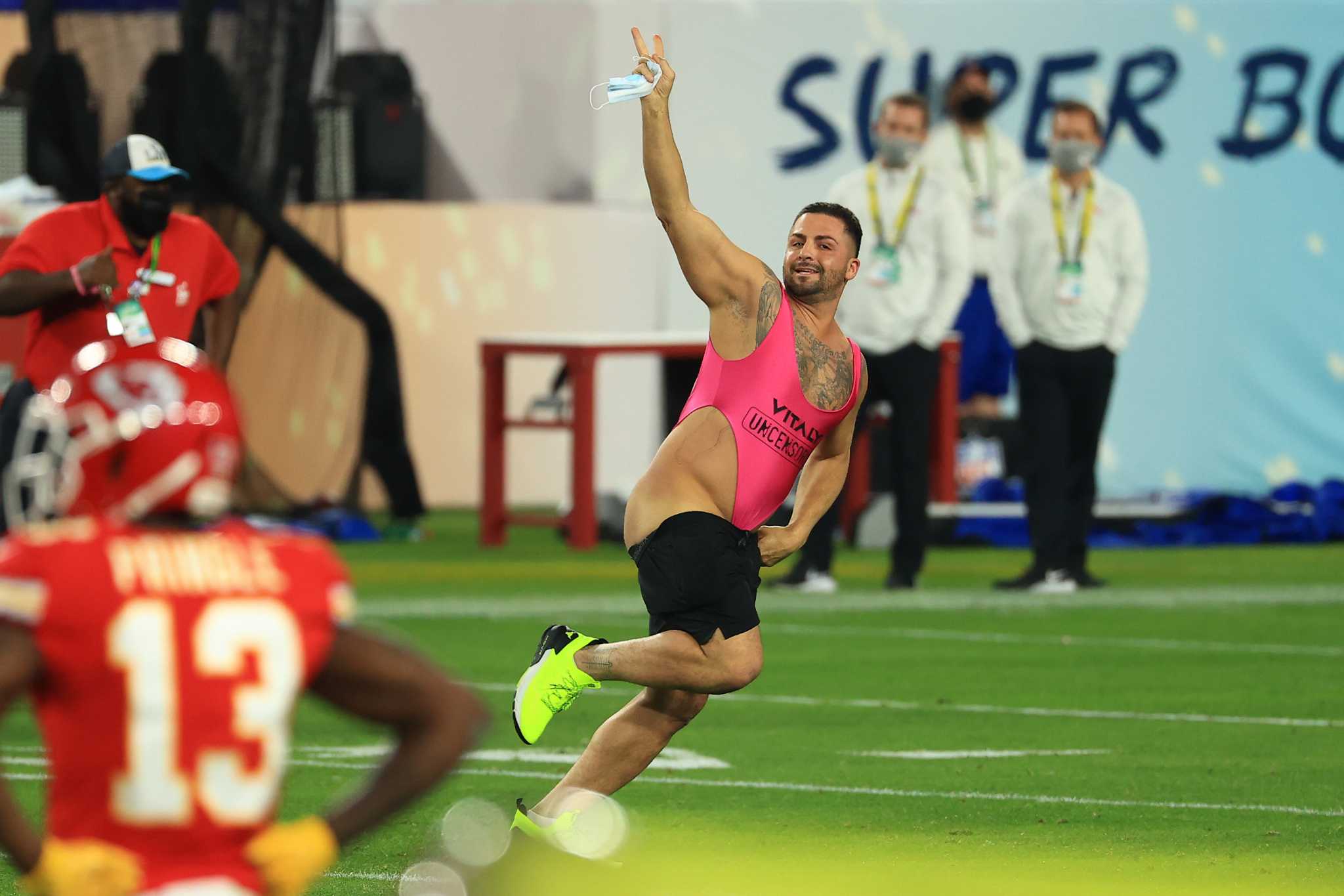 Super Bowl streaker: Fan tackled running on the field at SoFi Stadium