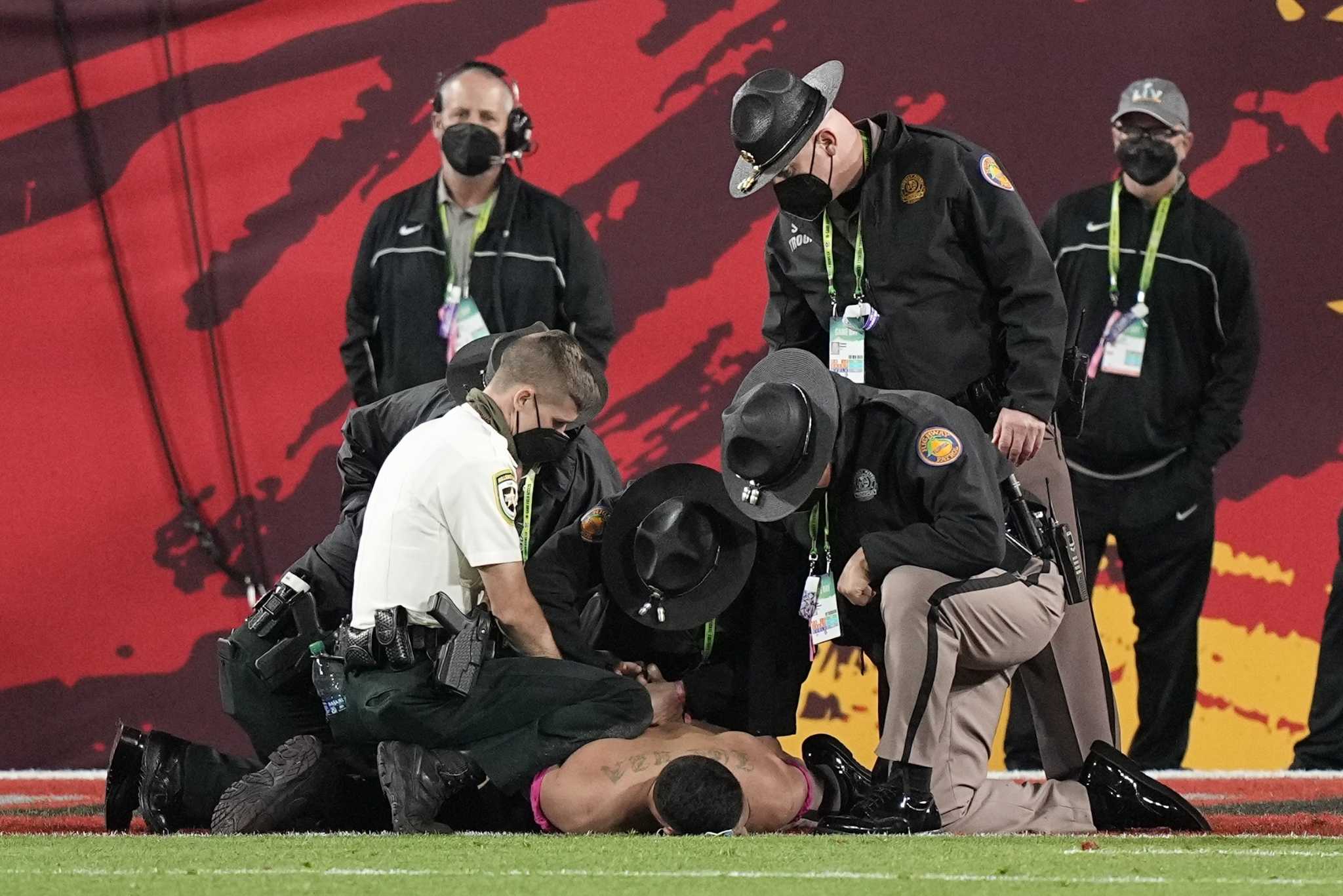 Super Bowl 2021 streaker: Here's video of fan on field getting taken down  that TV won't show you 