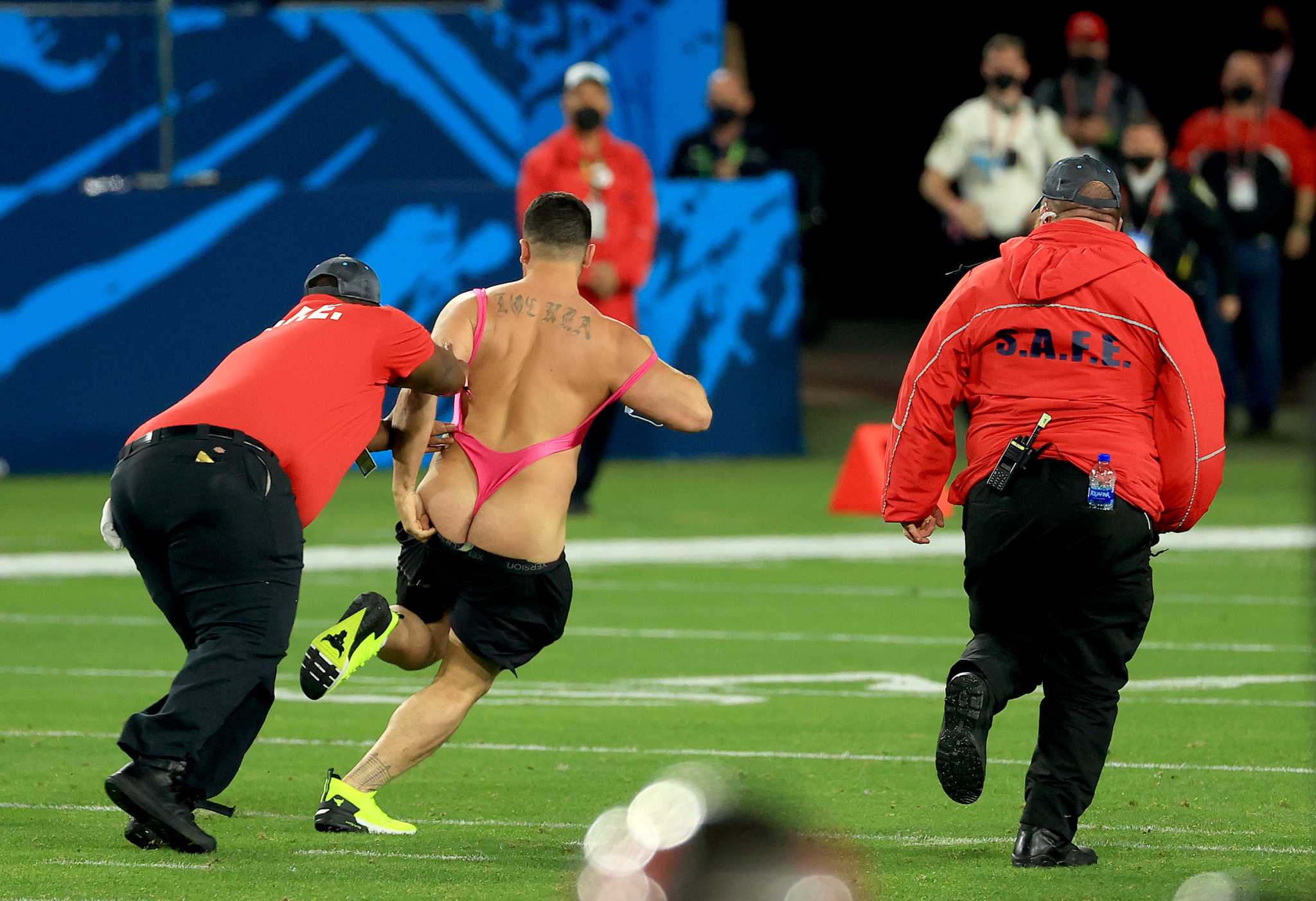 Super Bowl streaker loses winnings from pitch invader bet