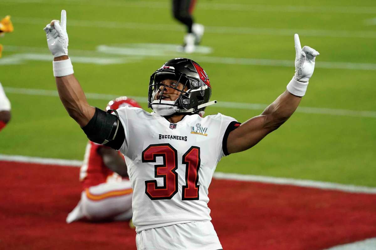 NFL: The Woodlands Alum Winfield Jr. Plays Key Role In Buccaneers' Victory