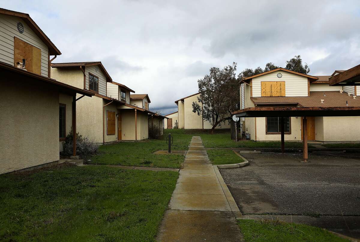 302 Fairfield housing units sit vacant. Why? Air Force won't turn the