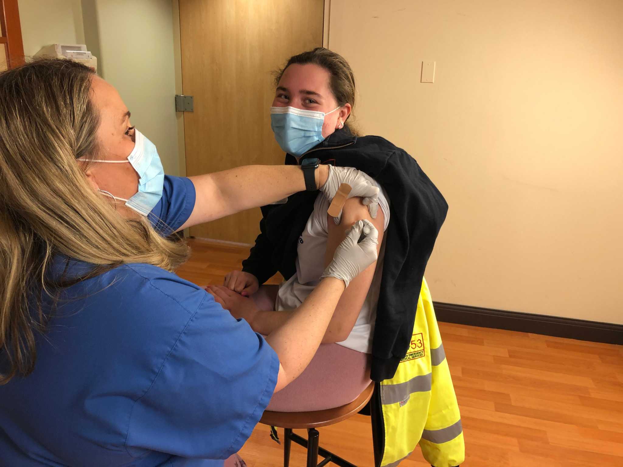 In Darien, firefighters must wait for COVID vaccine - Vimarsana News