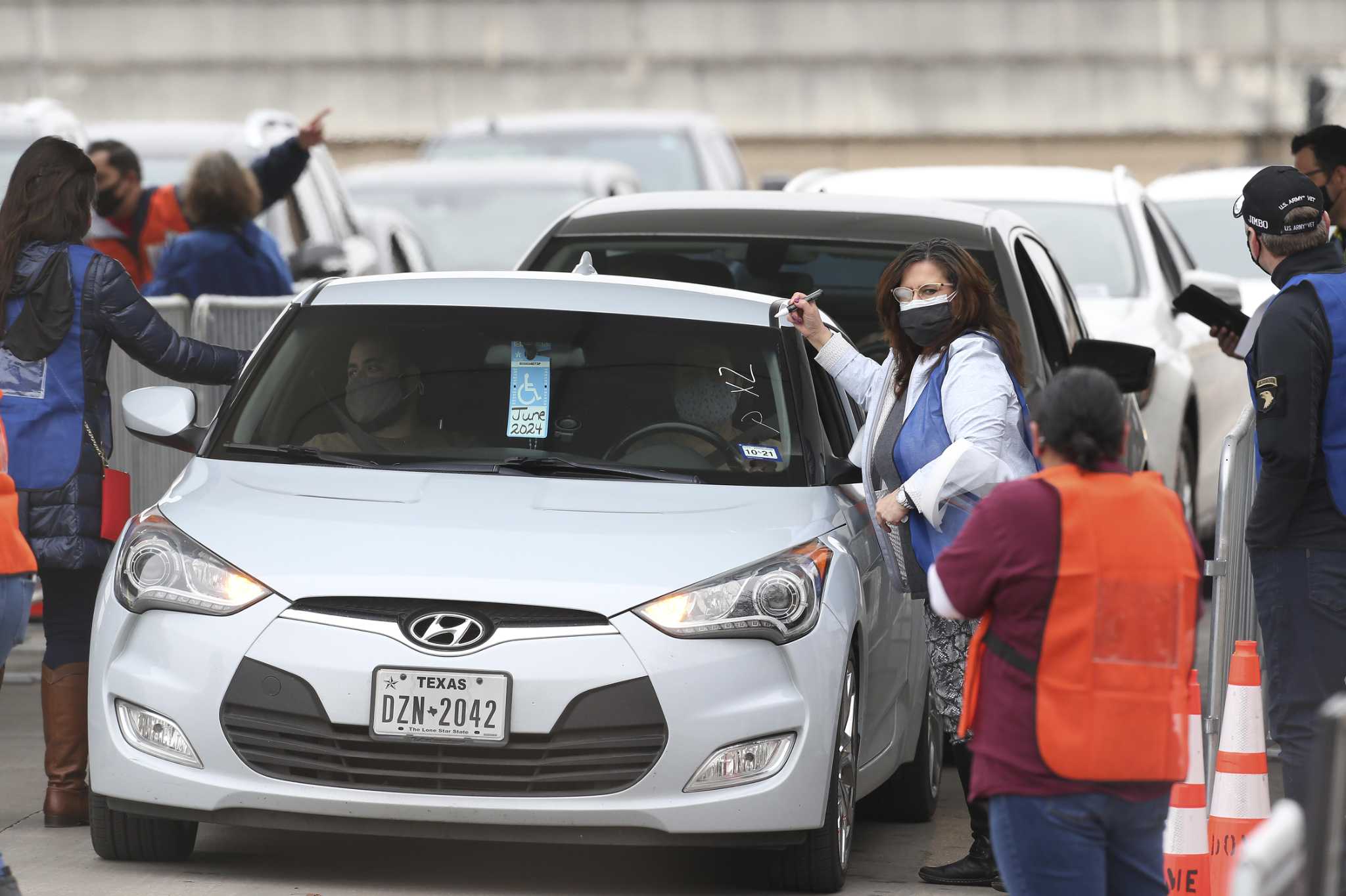'In the right direction': San Antonio officials report 235 coronavirus cases, one new death as transmission continues to decline - Vimarsana News