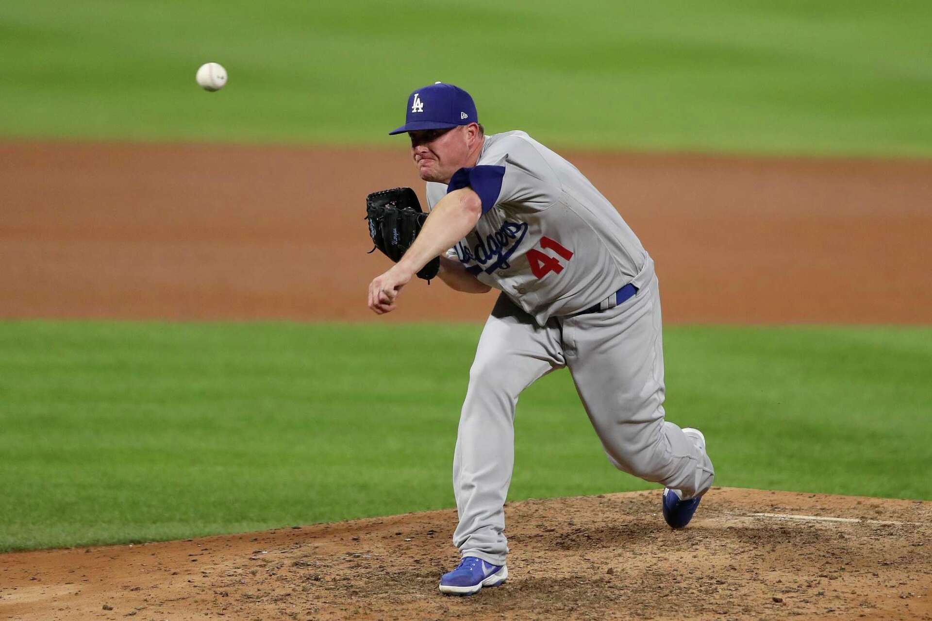 Giants set to sign lefty reliever Jake McGee, former Dodger