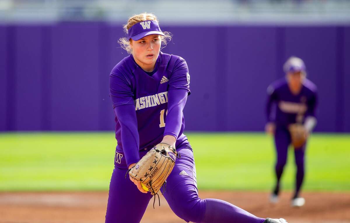The University of Washington softball team hosts the Husky Fall Classic on October 12, 2019. (Photography by Scott Eklund /Red Box Pictures)