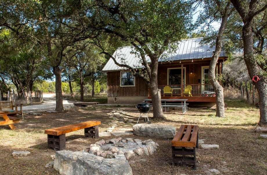 Spacious Texas cabin: 3 hours and 46 minutes from Houston. Photo: GlampingHub.com