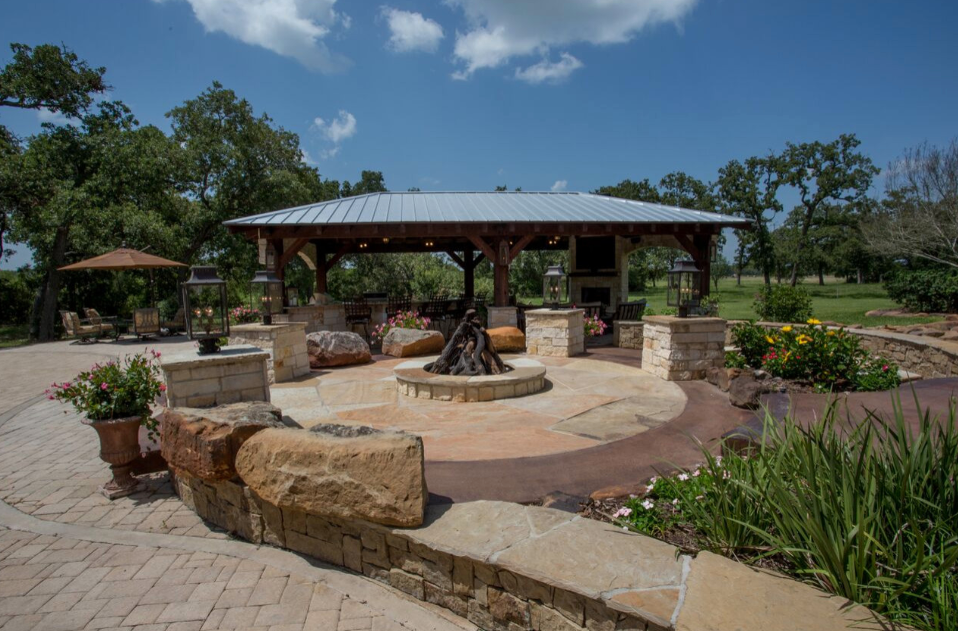 Houston's prettiest backyard patios will inspire your next home-improvement  project, image size:1908x1258