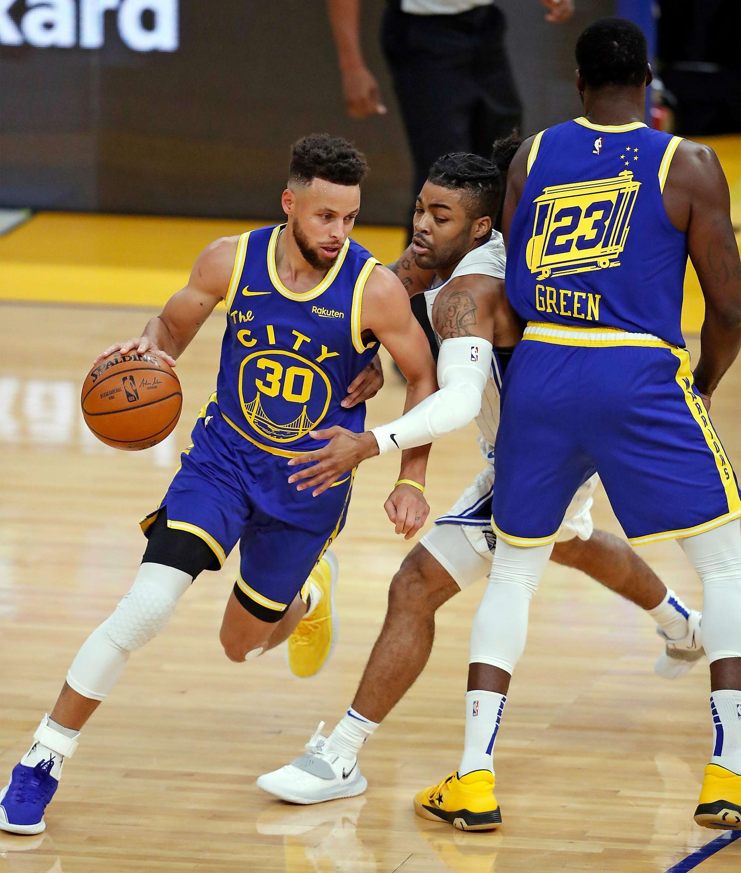 How has Warriors’ Steph Curry made himself nearly impossible to defend?