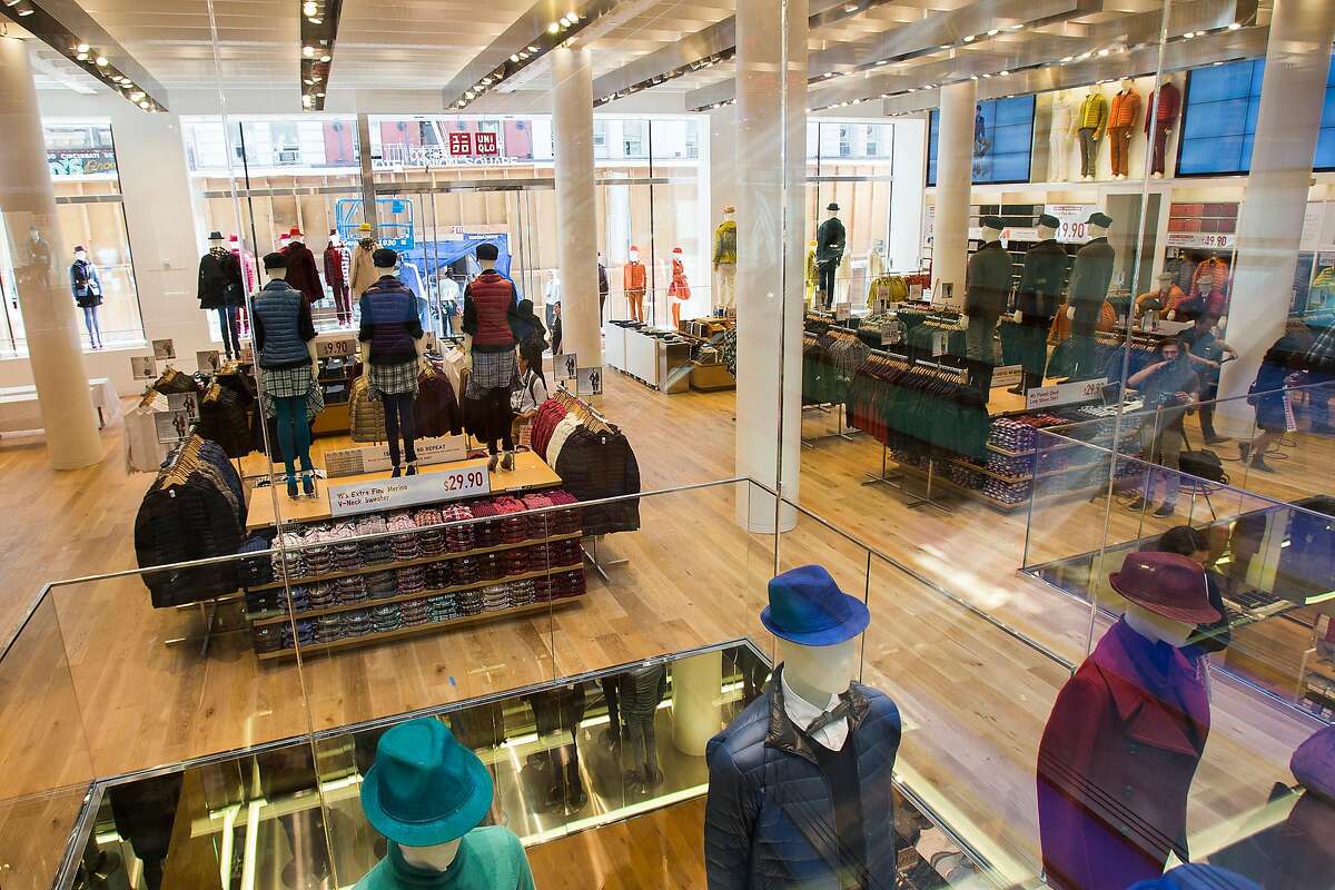 Huge Queue At Uniqlo Store San Francisco Stock Photo  Download Image Now   American Culture California Clothing Store  iStock