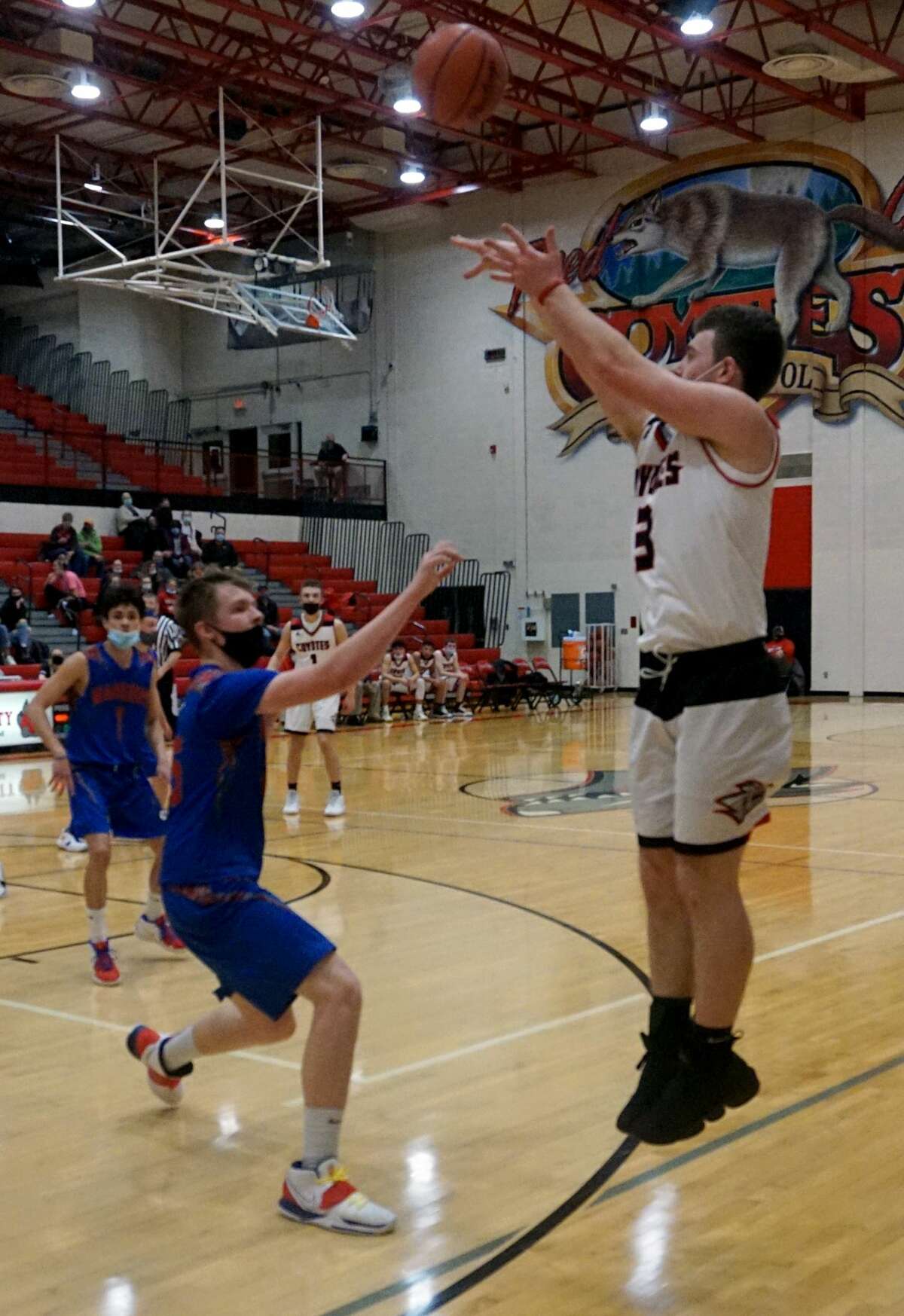 Reed City and Chippewa Hills boys, girls square off in Friday CSAA