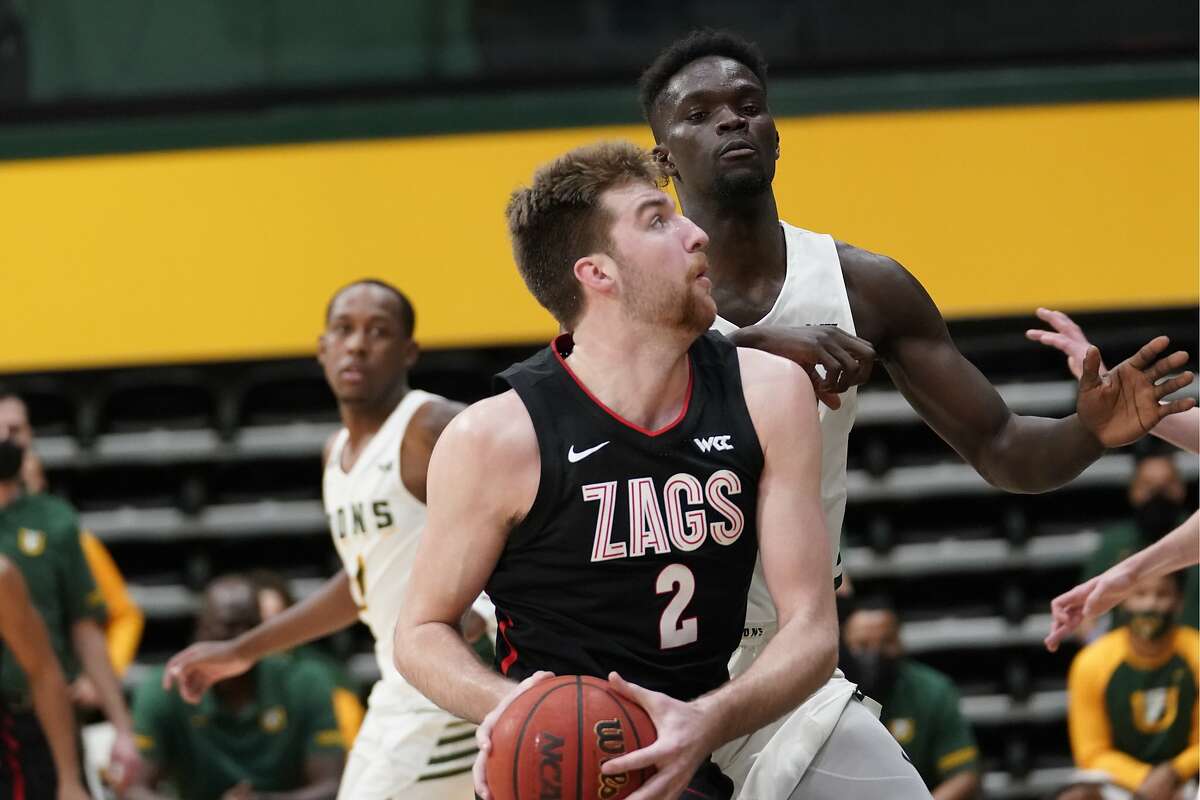 Gonzaga’s Drew Timme made his first eight field-goal attempts on his way to 28 points and 10 rebounds at USF on Saturday.