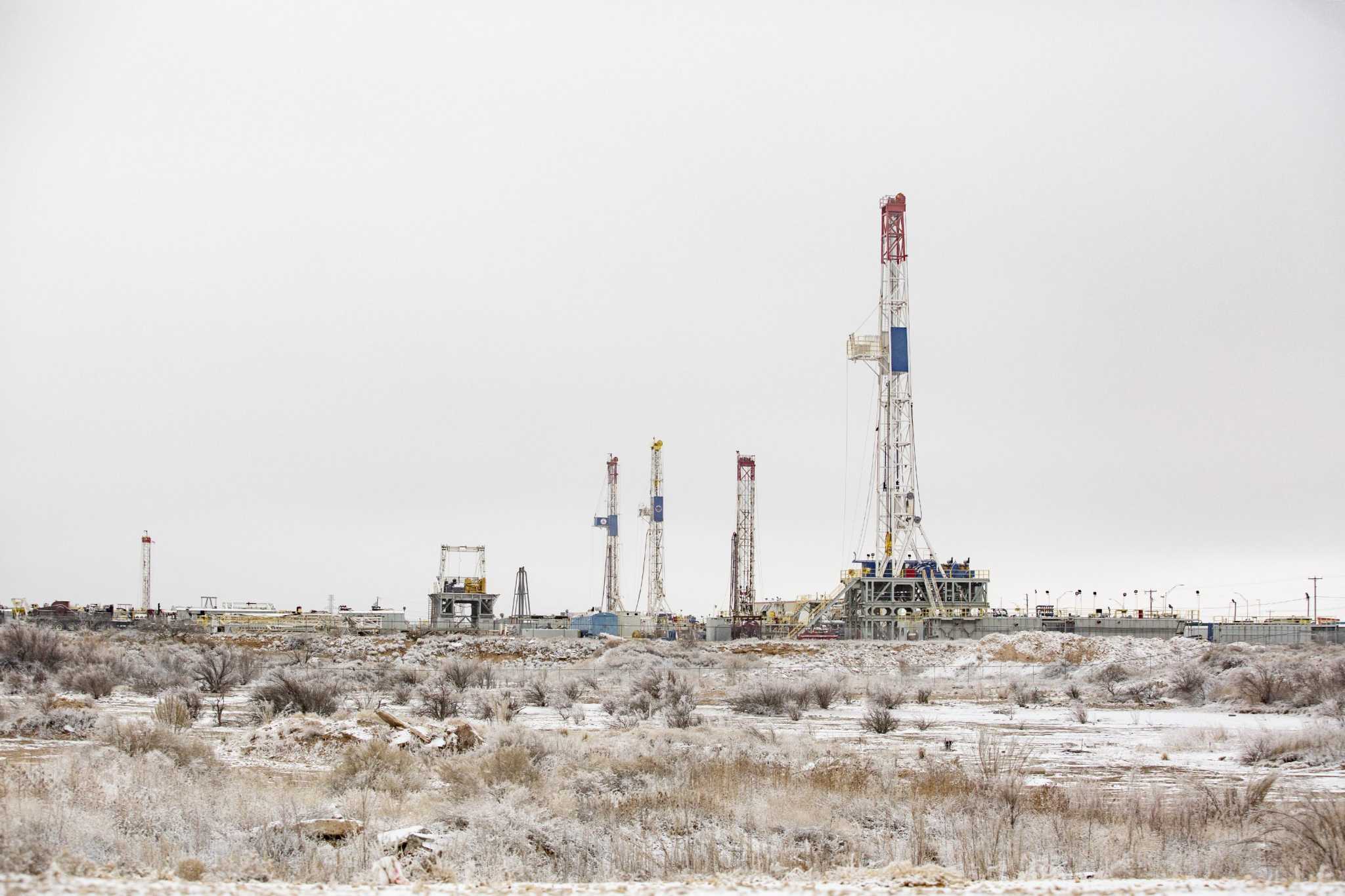 Gov. Abbott signs law to bar city climate plans from banning natural gas as fuel source - Vimarsana News