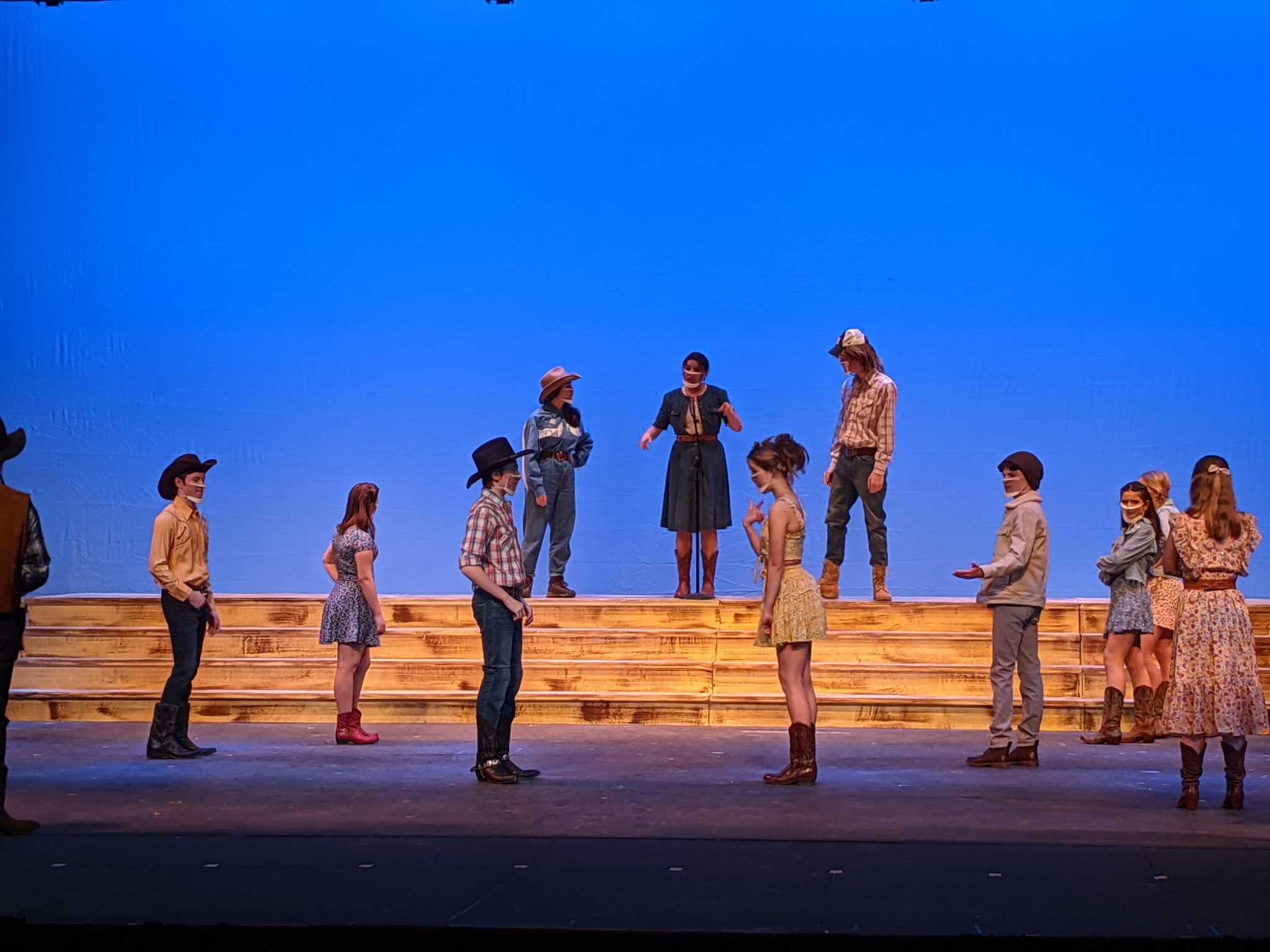 New Canaan High thespians retake the stage for fundraising gala - Vimarsana News