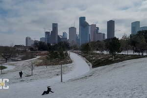 Watch: Just another snowy Monday morning in Houston